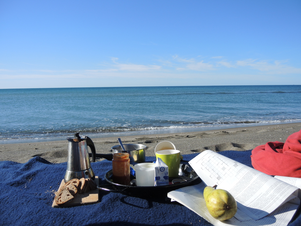 Breakfost on the beach
