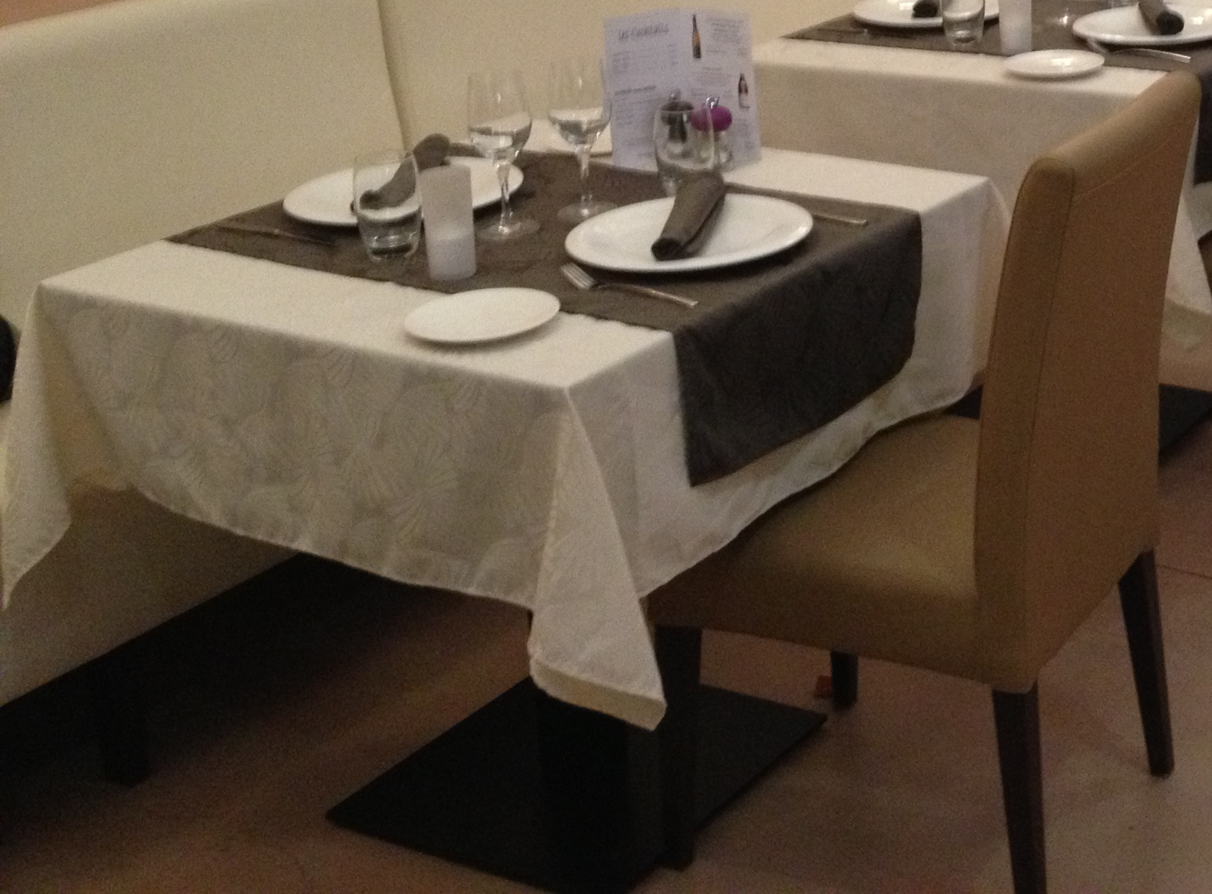 Ample table base housing movement devices